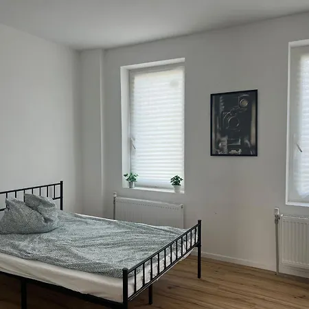 Apartment Live Smart In Practical For Students And Workers Altenburg