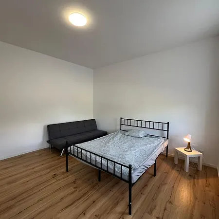 Live Smart In Practical For Students And Workers Apartment Altenburg