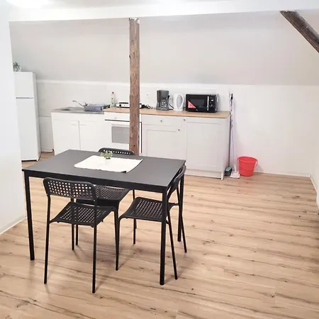 Apartment Live Smart In Practical For Students And Workers Altenburg